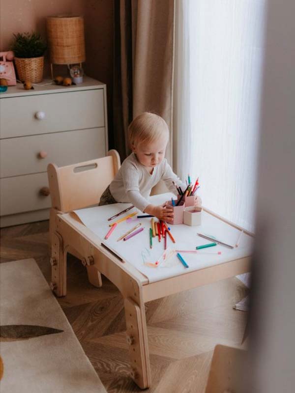 growing table for kids Petinka